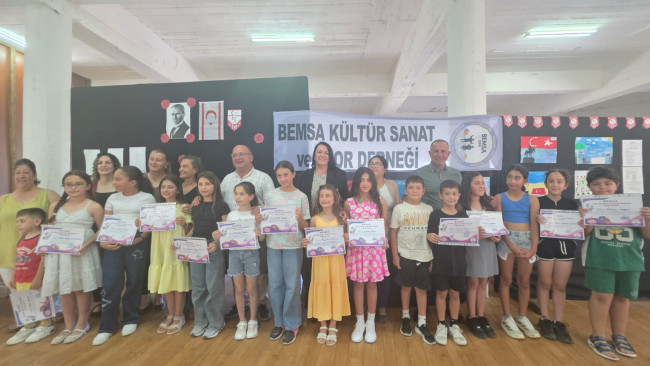 &ldquo;Atat&uuml;rk ve &Ccedil;ocuk&rdquo;  Şiir ve resim ile yeniden hayat buldu