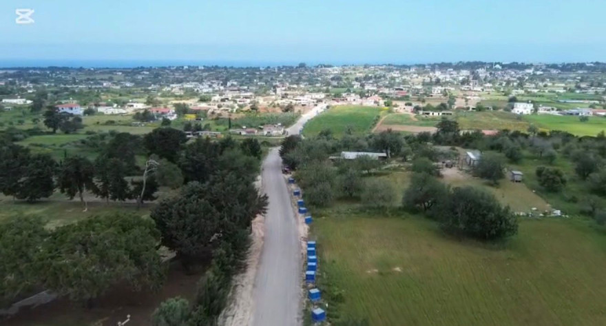 Dipkarpaz'da y&uuml;r&uuml;y&uuml;ş yolu &ccedil;alışmaları yapılıyor