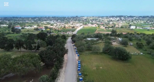 Dipkarpaz'da y&uuml;r&uuml;y&uuml;ş yolu &ccedil;alışmaları yapılıyor