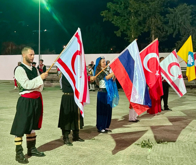 13. Halk Dansları Barış Festivali Kaleburnu k&ouml;y&uuml;m&uuml;zde ger&ccedil;ekleştirildi